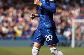 库里在切尔西比赛中关键助攻，挺进下一轮引发热议！的简单介绍-乐动网址