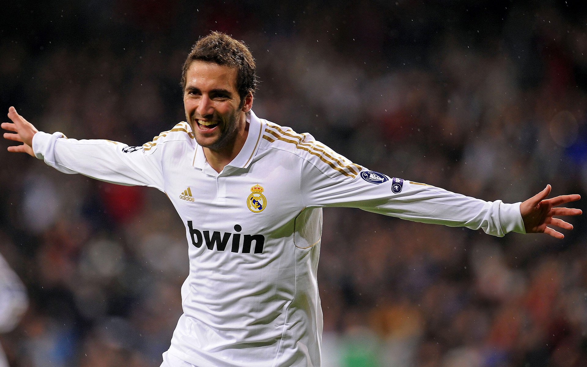 上海申花士气爆棚，世界杯预选赛四强战遇上拜仁慕尼黑，目标明确直指晋级